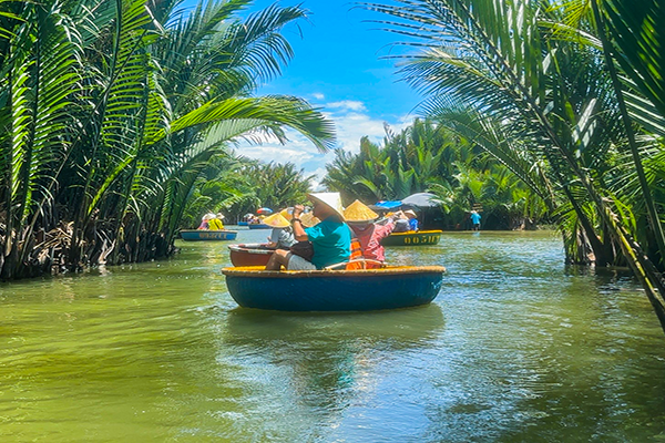 峴在最夯【遇見峴港】漫遊迦南島特別安排魅力峴港秀